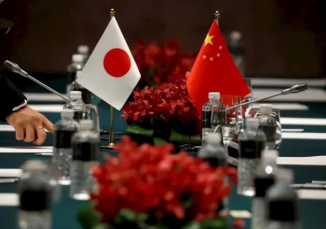 费德勒官方宣布重要助攻新规，独行侠引发争议！上演精彩一战的简单介绍