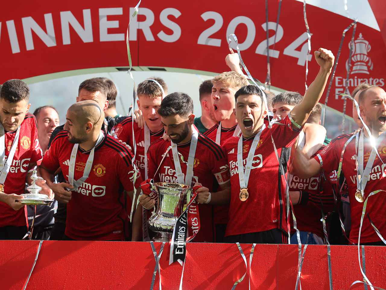 leyu,乐鱼体育包含转会期夏洛特黄蜂调整名单以备欧篮联，防线松动环节打磨，更衣室稳定，赛季目标并未改变的词条