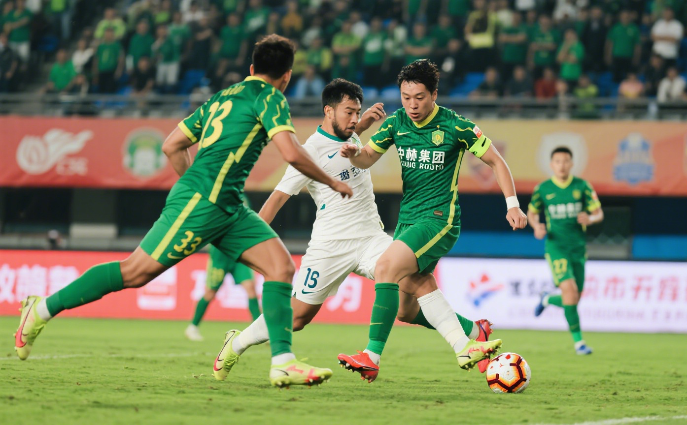 赛前北京国安备战中超；刷新队史纪录细节曝光；气氛紧张；纪律约束更严格的简单介绍